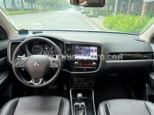 Xe Mitsubishi Outlander 2.0 CVT 2022