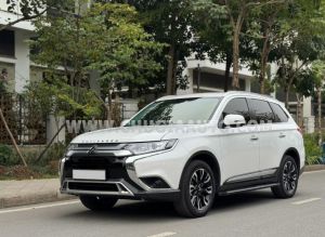 Xe Mitsubishi Outlander 2.0 CVT 2022